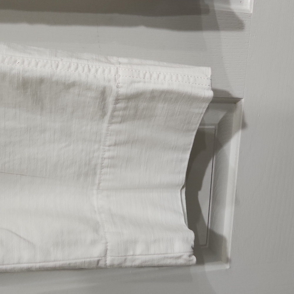 FRAME the 70s patch pocket crop in white Size 24 - Picture 7 of 9